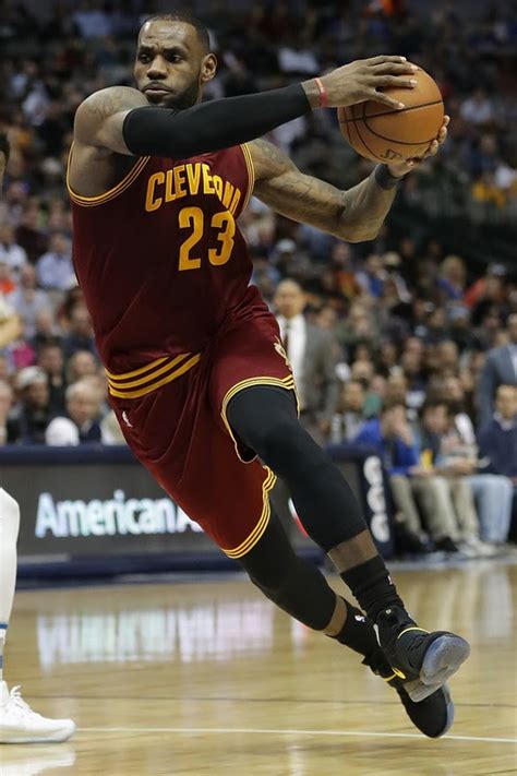 Lebron James Debuts His Beloved Batman Look On The Nike Lebron 14