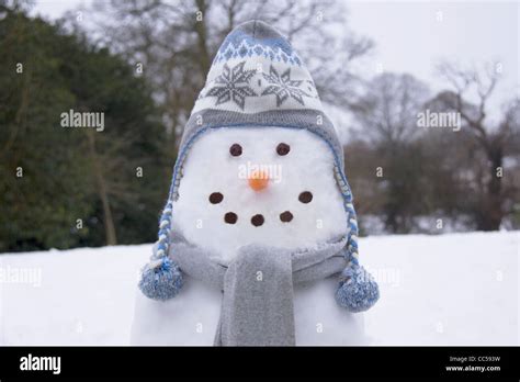 Snowman With Hat Hi Res Stock Photography And Images Alamy