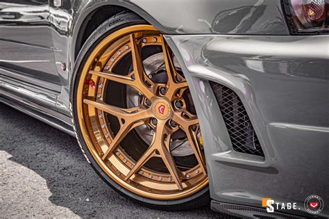 Nissan R34 Skyline Gt R Looks Epic On Gold Vossen Wheels Autoevolution