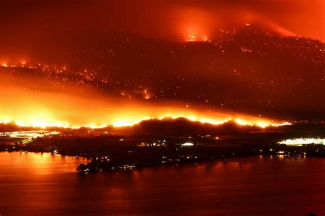 Evacuation Order Issued For Western Canadian Town As Wildfire Crosses Over From Us Reuters