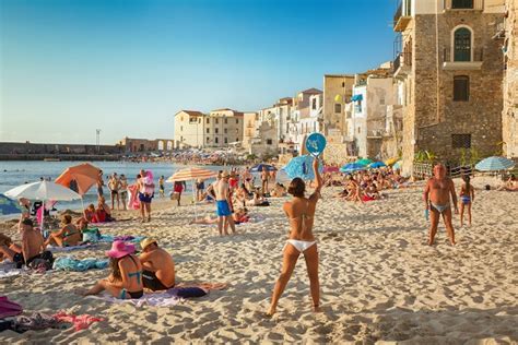 4 reasons to holiday in Cefalù