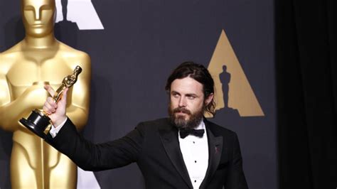 Casey Affleck Speaks On Sexual Harassment Controversy Film News Conversations About Her