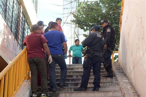 Hallan Una Cabeza Y Un Narcomensaje En Un Puente Peatonal Sobre La