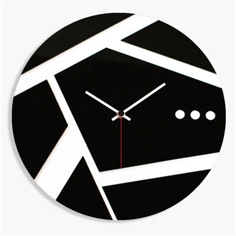 Orologio Da Parete Di Design Moderno In Plexiglas Nero Su Base Bianca