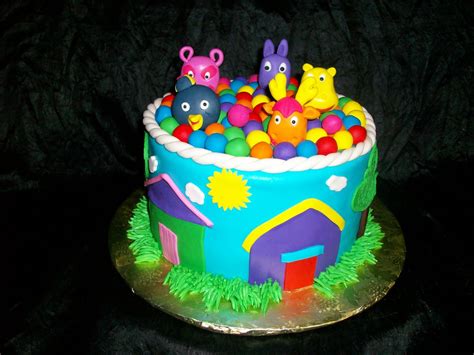 Backyardigans Cake