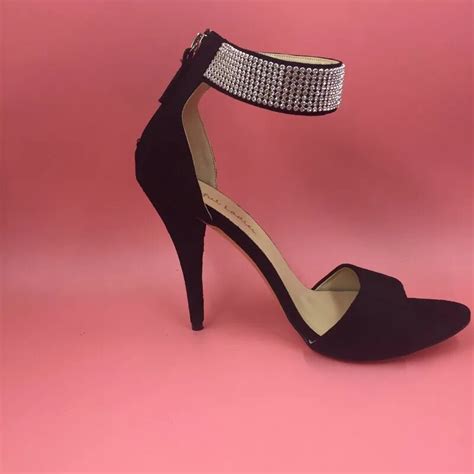 Venta Tacones Sandalias Negras En Stock