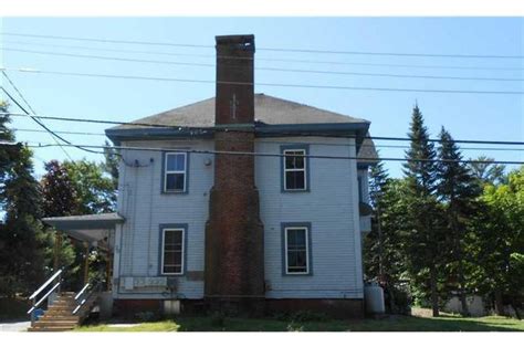 75 Pleasant St Brunswick Me 04011 Mls 1137031 Redfin