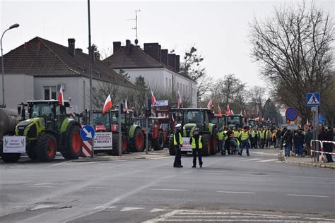 Protesty Rolnik W W Powiecie Szamotulskim Rolnicy Blokowali Drog Przy