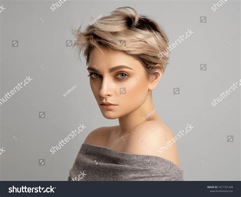 Sexy Blonde Woman Short Hair Posing Stock Photo 1671761428 Shutterstock