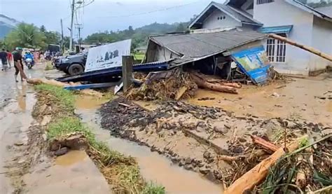 影／印尼暴雨成災！西蘇門答臘省洪水、土石流 至少21死6失蹤 國際要聞 全球 Nownews今日新聞