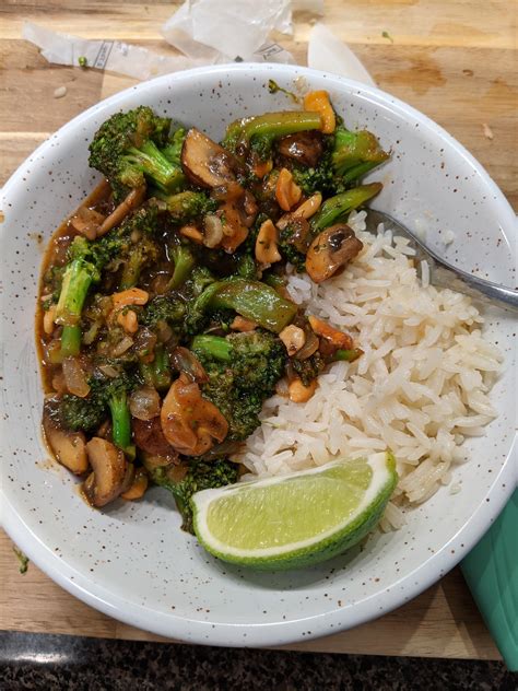 Szechuan Broccoli And Mushroom Stir Fry Rhellofresh