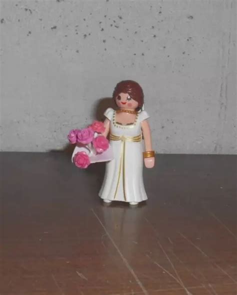 Lot Figurine Playmobil Personnage Femme En Robe De Mariee Eur