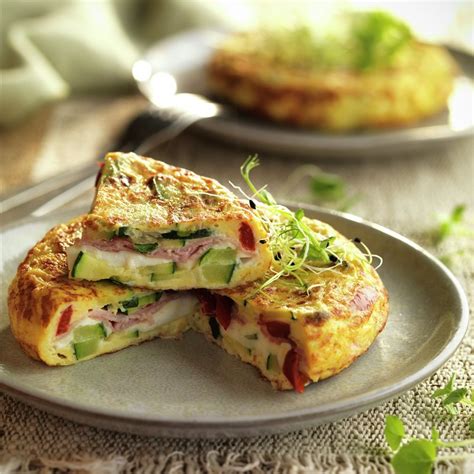 Tortilla de calabacín con jamón y queso