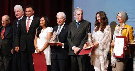 Rancho Las Voces Noticias México Rinden homenaje a León Portilla en