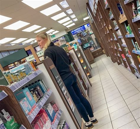 Blonde Worker With Bubble Black Leggings Oc Spandex Leggings