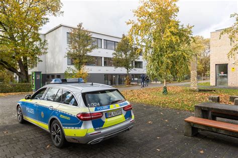 16 Jähriger nach Mord an Offenburger Schule verurteilt Verteidigung