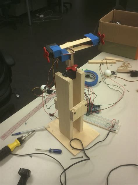 Ben Farahmand: Tutorial: How to build a Robotic Head that Follows