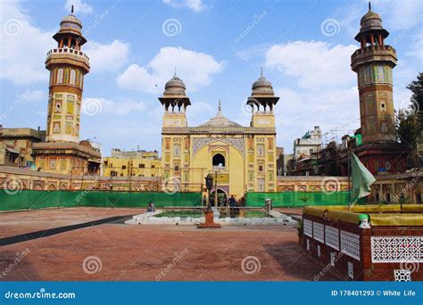 Masjid Wazeer khan editorial stock photo. Image of arch - 178401293