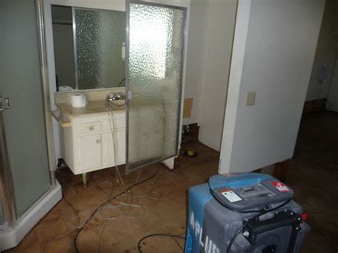 Signs Of Bathroom Water Damage That You Should Never I Cutting Edge