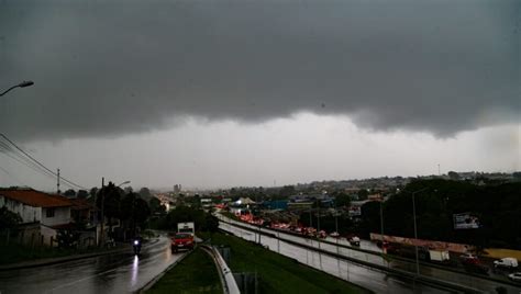 Tempestade Severa A Caminho De Curitiba Alerta Laranja Nesta Segunda