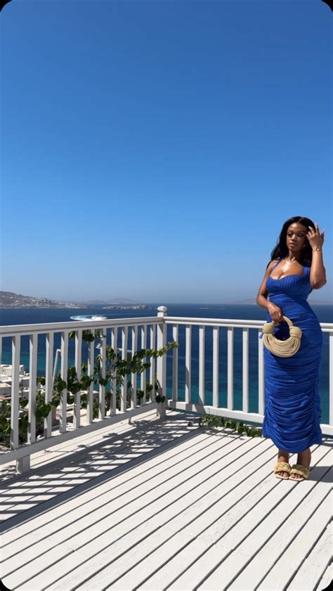 Diana Eneje | As Majestic as the ocean 🌊 . Dress: @huniwrld Palepink