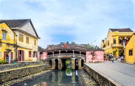 Japanese Covered Bridge: Hoi An, Vietnam [OC] [6000x3856] : ArchitecturePorn