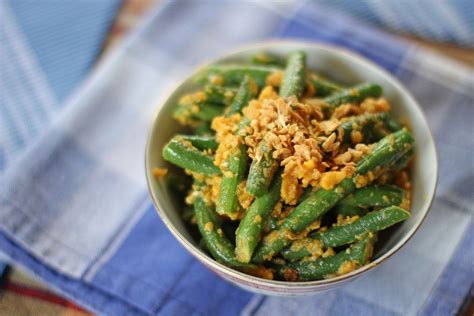 French Beans And Salted Duck Egg Yolks Recept