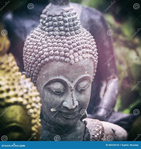 Statua Sorridente Del Buddha Fotografia Stock Immagine Di Testa