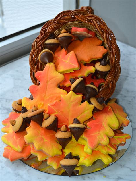 How To Make Realistic Autumn Leaf Cookies Celebrate Decorate