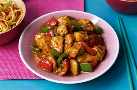 Ken Homs Curried Chicken With Peppers Tesco Real Food