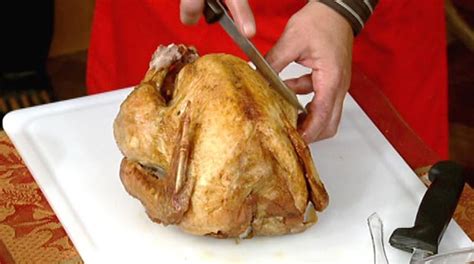 Expert tips for carving the turkey before your Thanksgiving feast | Fox ...