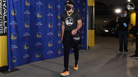 Stephen Curry Y Golden State Warriors Promocionan El Regreso De Klay Thompson De Una Manera