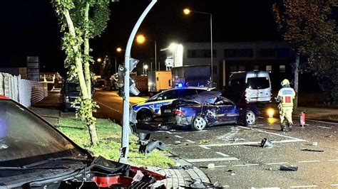 Schwerer Unfall In Paderborn Cabrio Brettert Ber Rote Ampel