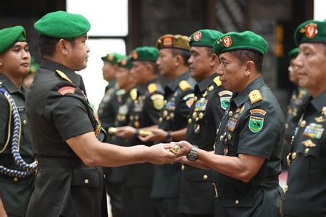 KSAD Pimpin Sertijab Tujuh Jabatan Strategis Di TNI AD Pangdam Hingga