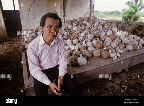 Haing Ngor Hi Res Stock Photography And Images Alamy