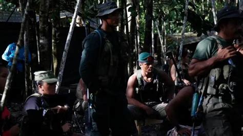 Colombias National Liberation Army Rebels Freeze Peace Talks Planned