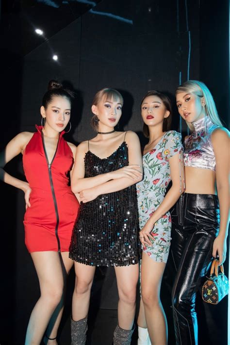 HOT Chi Pu Quỳnh Anh Shyn nhìn nhau cười trong đám cưới Salim
