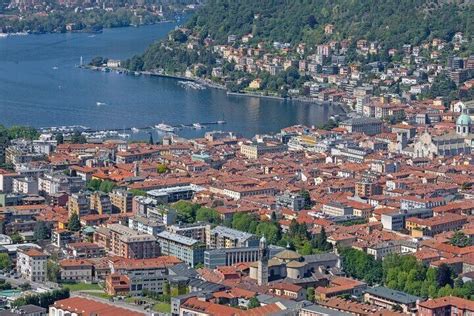 A Self-Guided Walking Tour of Como and its Breathtaking Lakeside