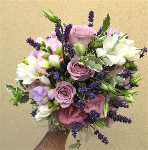 Buchet De Mireasa Lila Cu Lavanda Bridesmaid Flowers Wedding Flowers