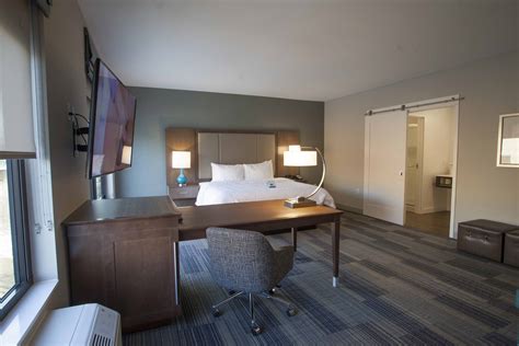 Photo Gallery - Hampton Inn and Suites by Hilton Downtown St. Paul, MN