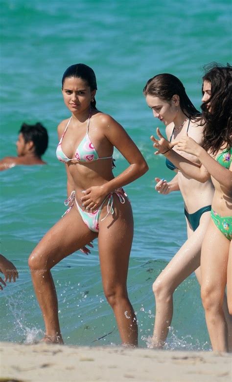 Maia Reficco Is Seen At The Beach With Friends 12 Photos Thefappening