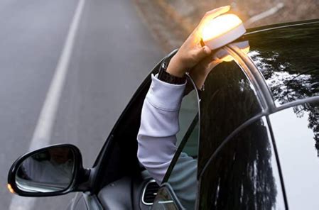 Es Obligatoria La Nueva Luz De Emergencia V 16 Para Los Motoristas