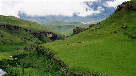 Budget Travel in Drakensberg Mountains | Budget Travel Guide