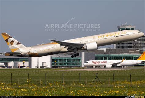 A Eth Etihad Airways Boeing Er At Manchester Photo Id