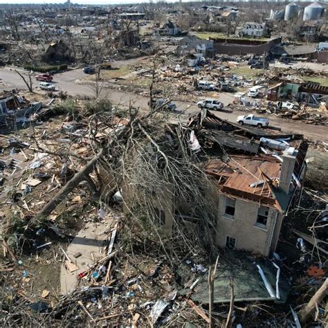 Una Serie Histórica De Tornados Dejó Más De 80 Muertos Y Devastación En