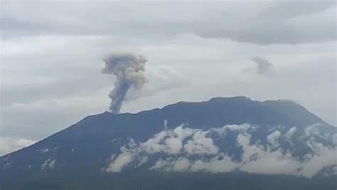 Erupsi Gunung Marapi Hujan Abu Mulai Landa Tanah Datar News On Rcti