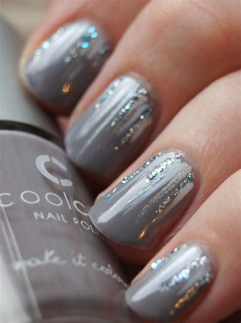 40 Examples Of Grey And Silver Nails For A Cool Manicure