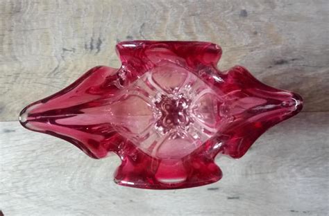 Ancien vase en cristal de bohême rose Luckyfind