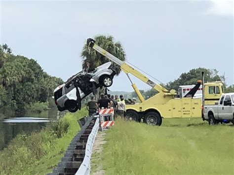 2 People Killed After Car Crashes Into Canal In Immokalee Wink News