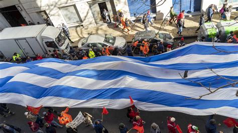 Pit Cnt Multitudinaria Marcha En Contra Del Recorte